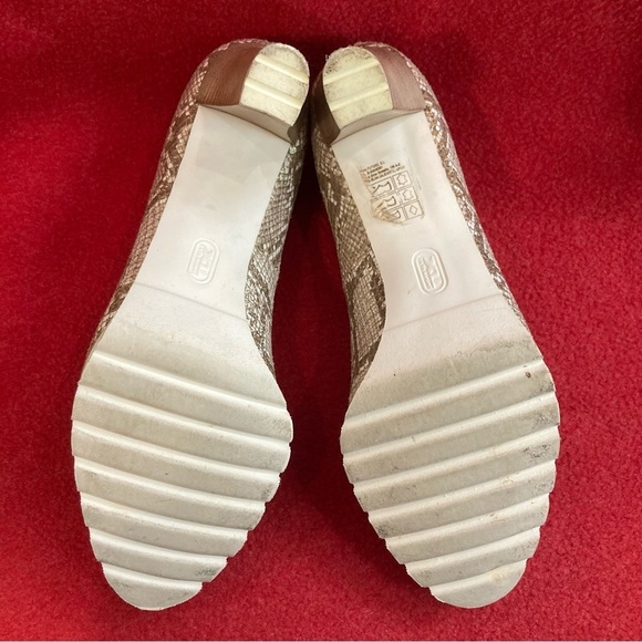 GADEA Sz 40 Snake Golden Rubber Sporty Sole Comfort Made in Spain 3” Heels Shoes - Picture 8 of 12